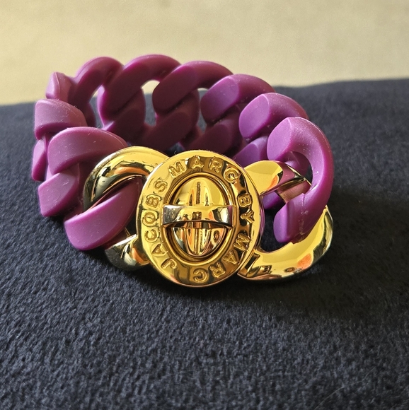 Marc by Marc Jacobs Vintage Silicone/Metal Turnlock Bracelet - Picture 1 of 3